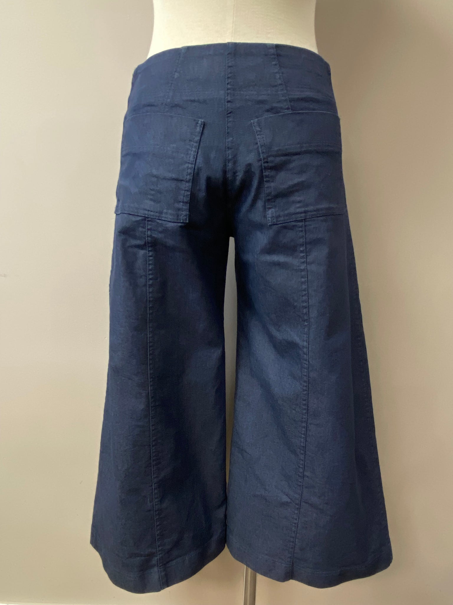 Victoria {CAPRI}  *NEW*