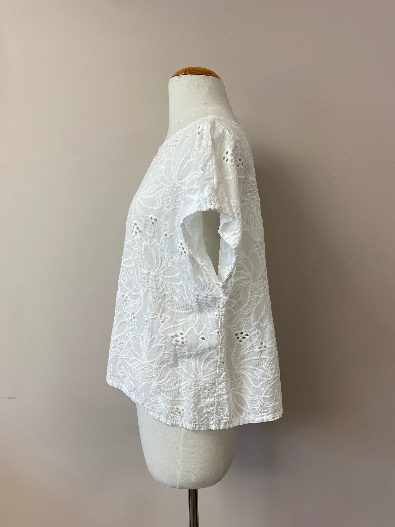 Melissa {TOP} eyelet lace