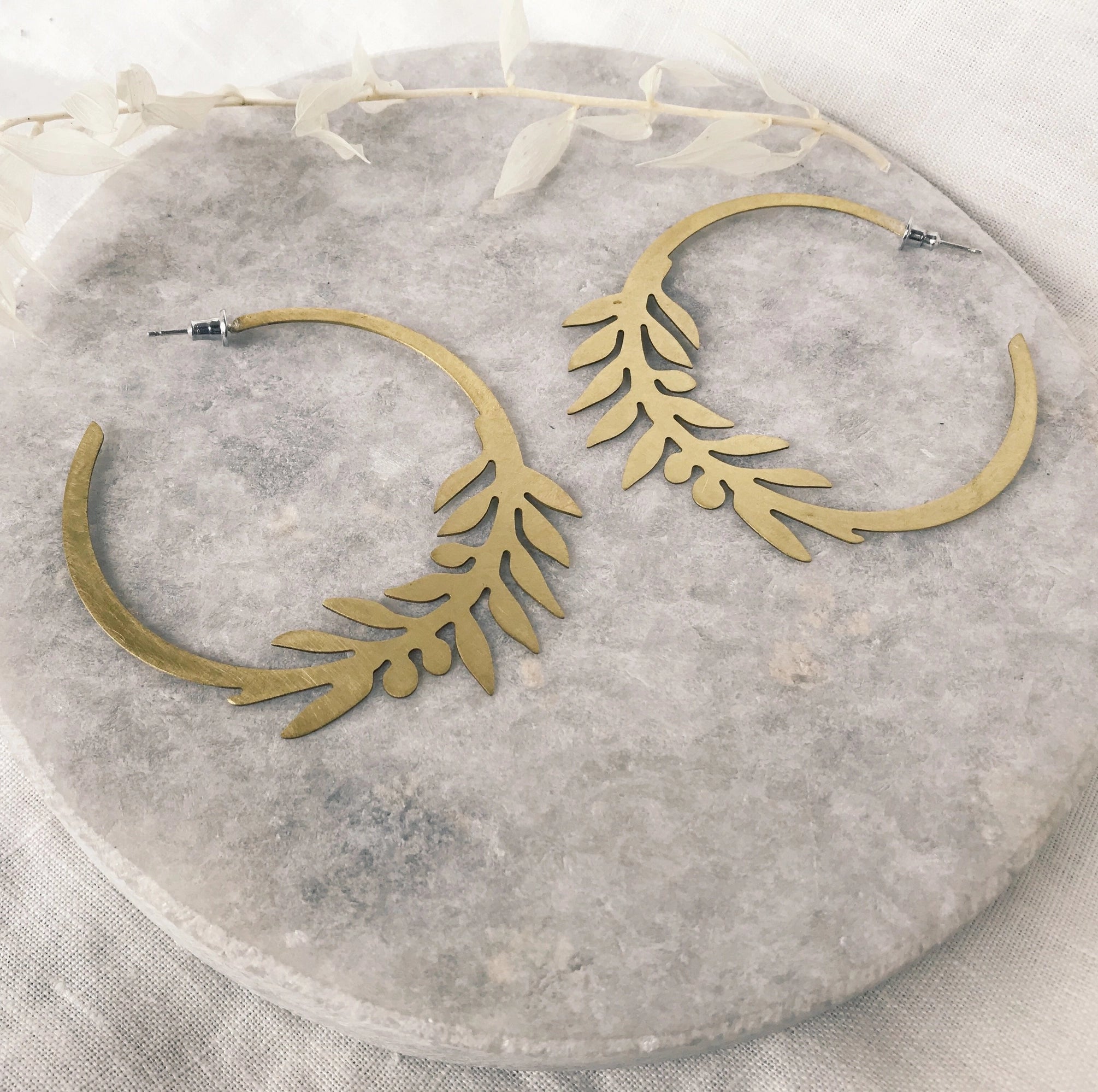 Modern Madini {CUTOUT DESIGN} hoop stud