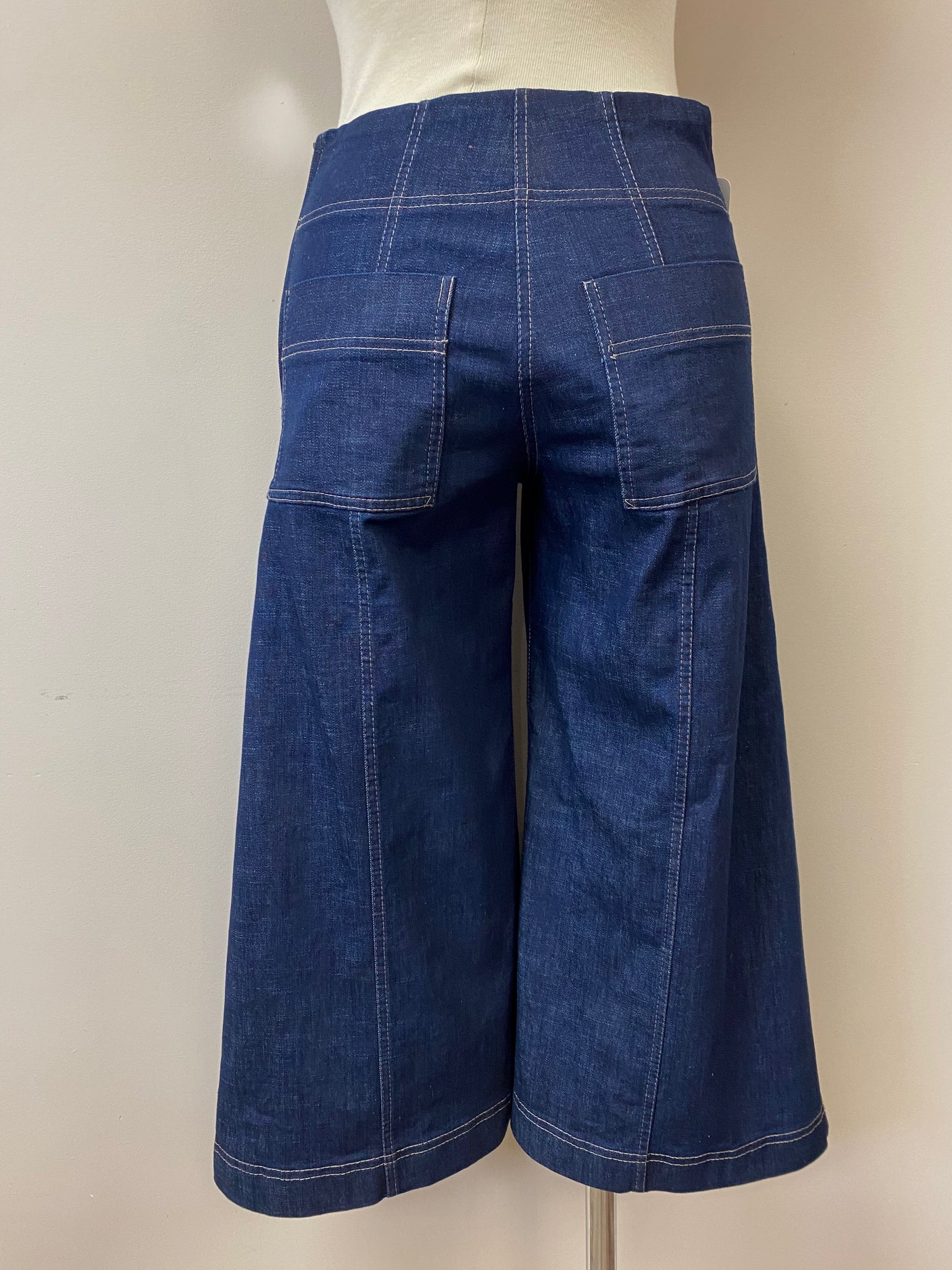 Victoria {CAPRI} w/contrast stitch *REVISED SIZING*