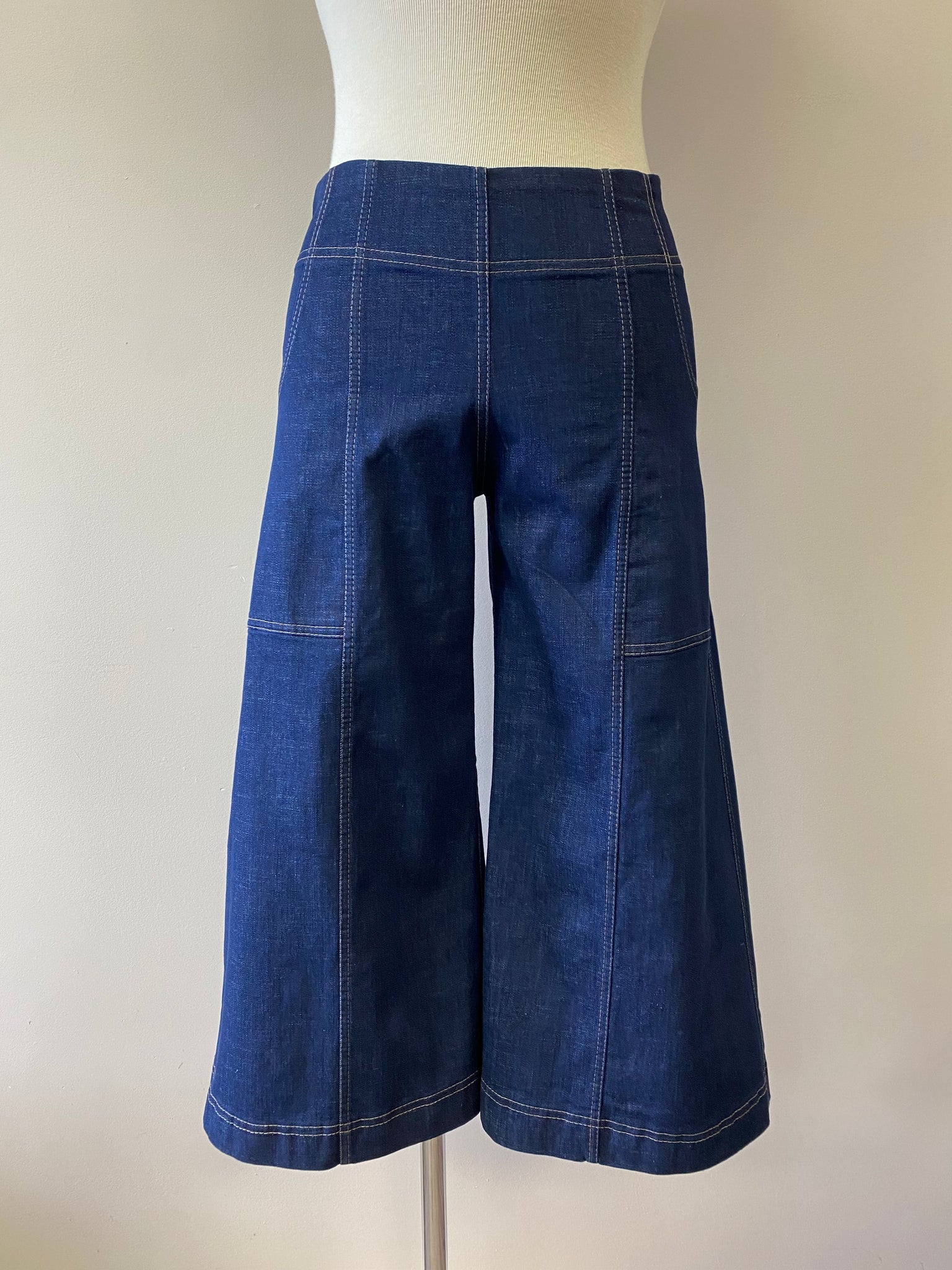 Victoria {CAPRI} w/contrast stitch *REVISED SIZING*