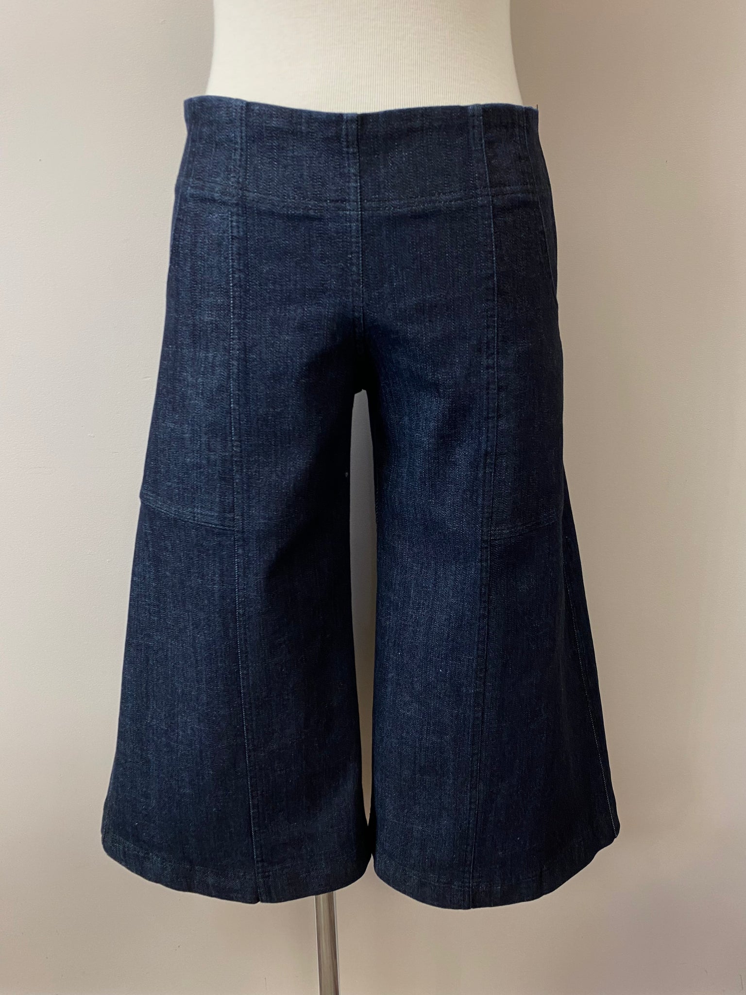 Victoria {CAPRI}