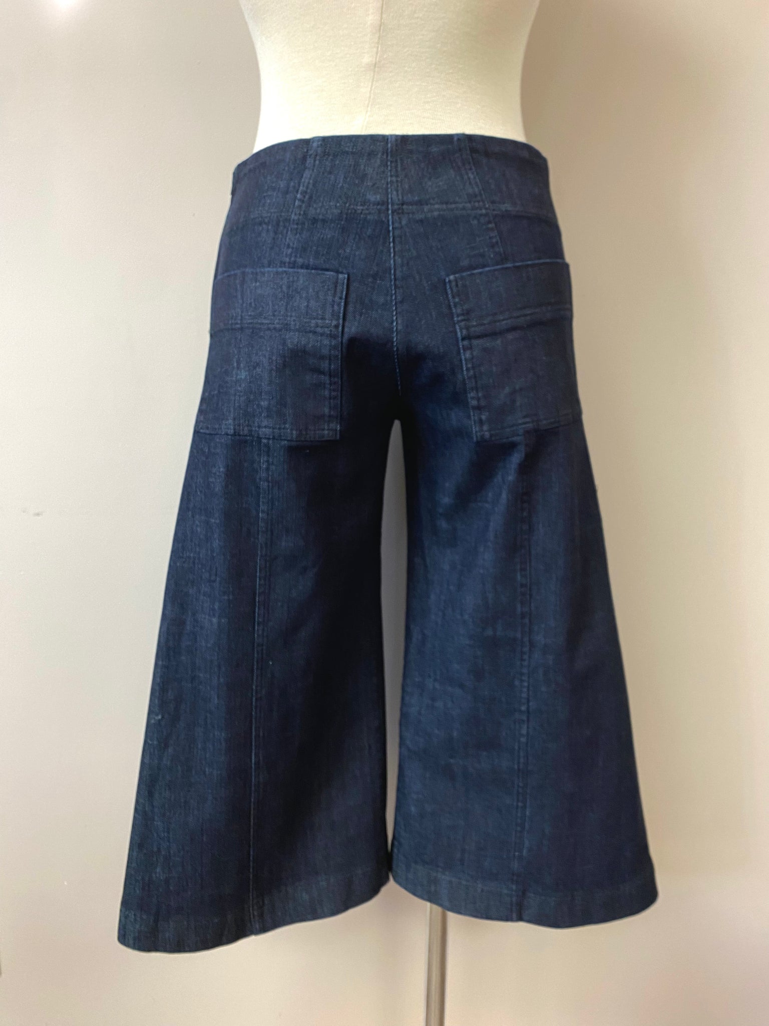 Victoria {CAPRI}