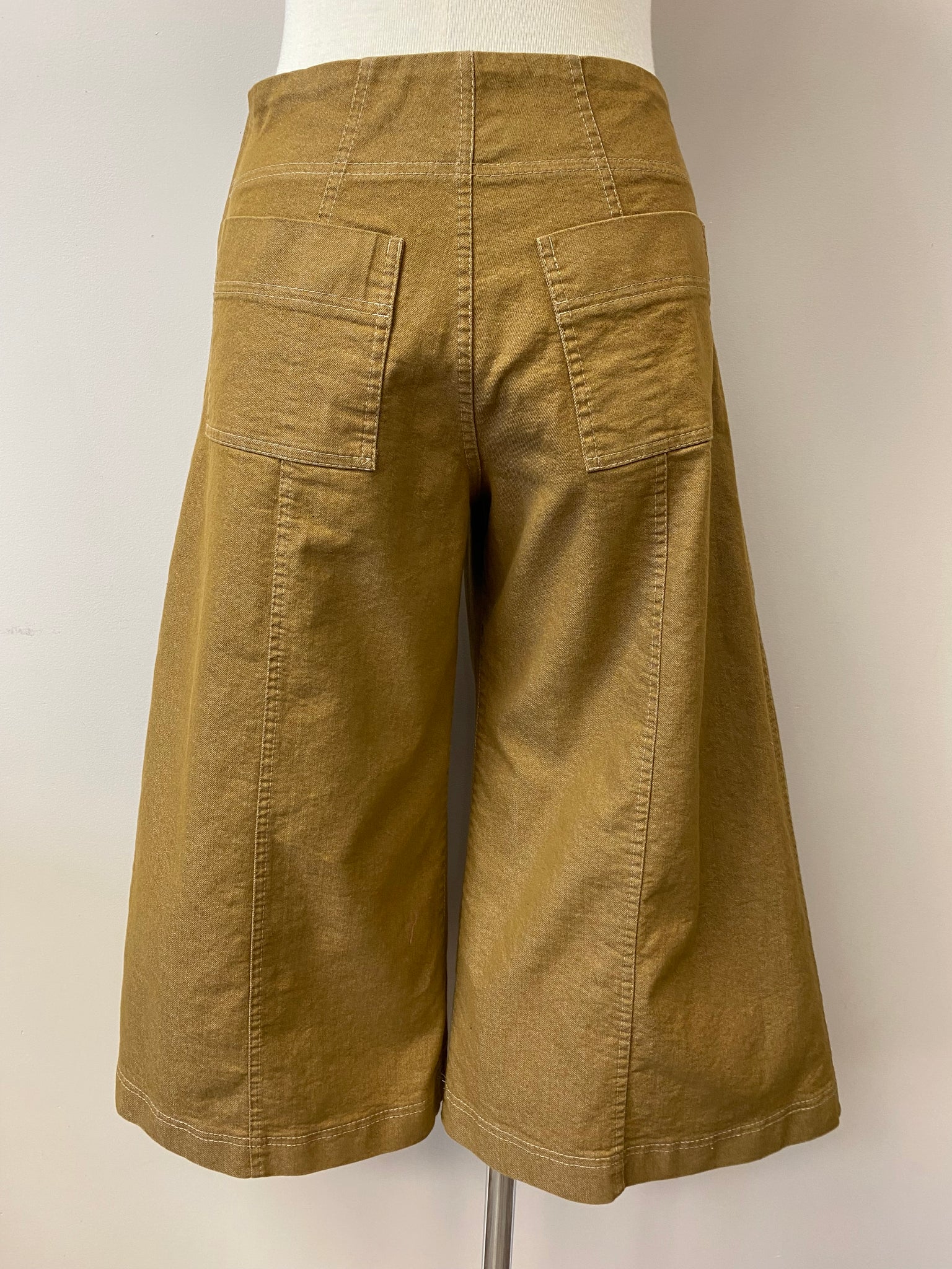 Victoria {CAPRI}  *NEW*