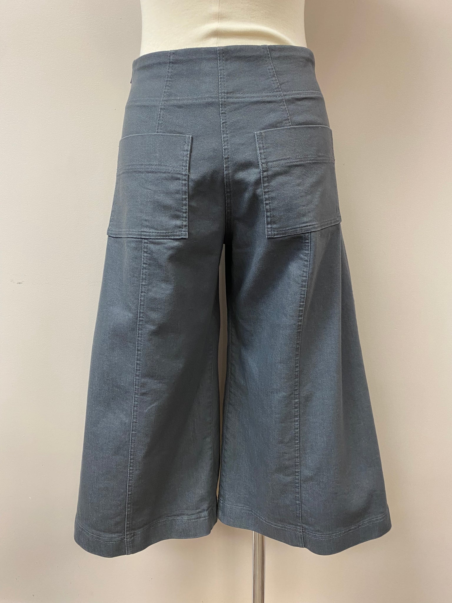 Victoria {CAPRI}