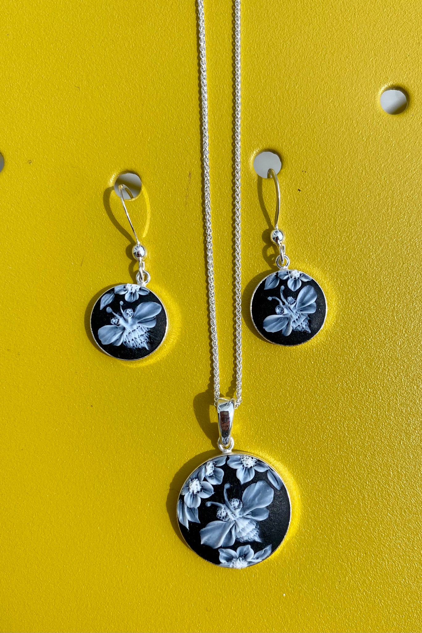 Jill Warne Arts {BUMBLE BEE}