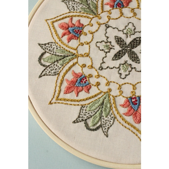 Avlea Folk Embroidery {HOOP}