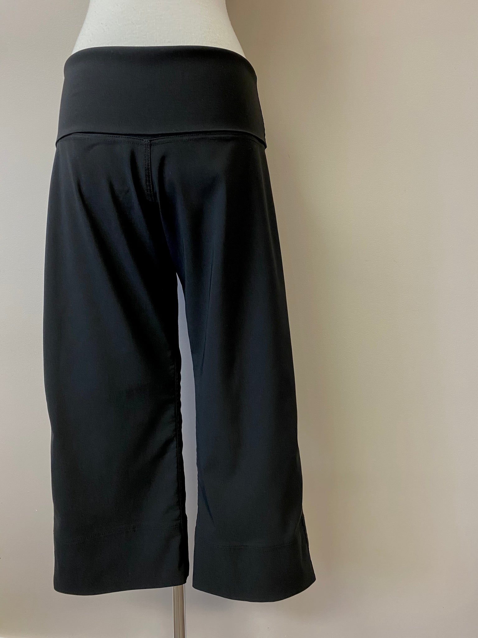 Lounge Capri {RAYON/POLY}