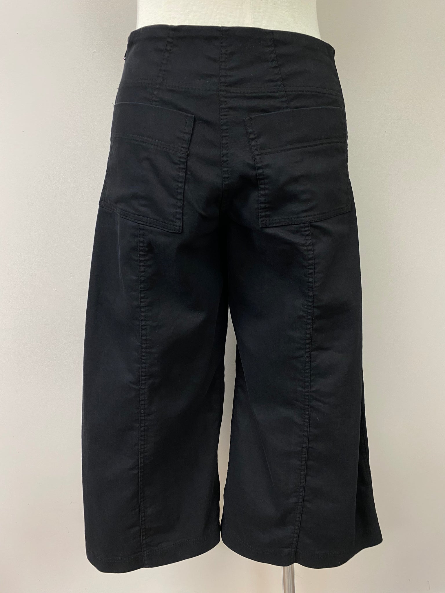 Victoria {CAPRI}  *NEW*