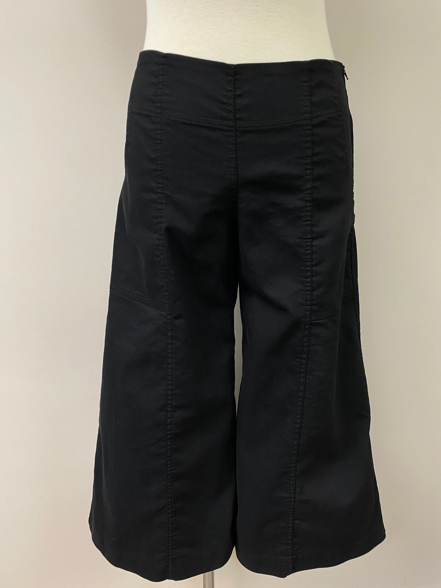 Victoria {CAPRI}  *NEW*