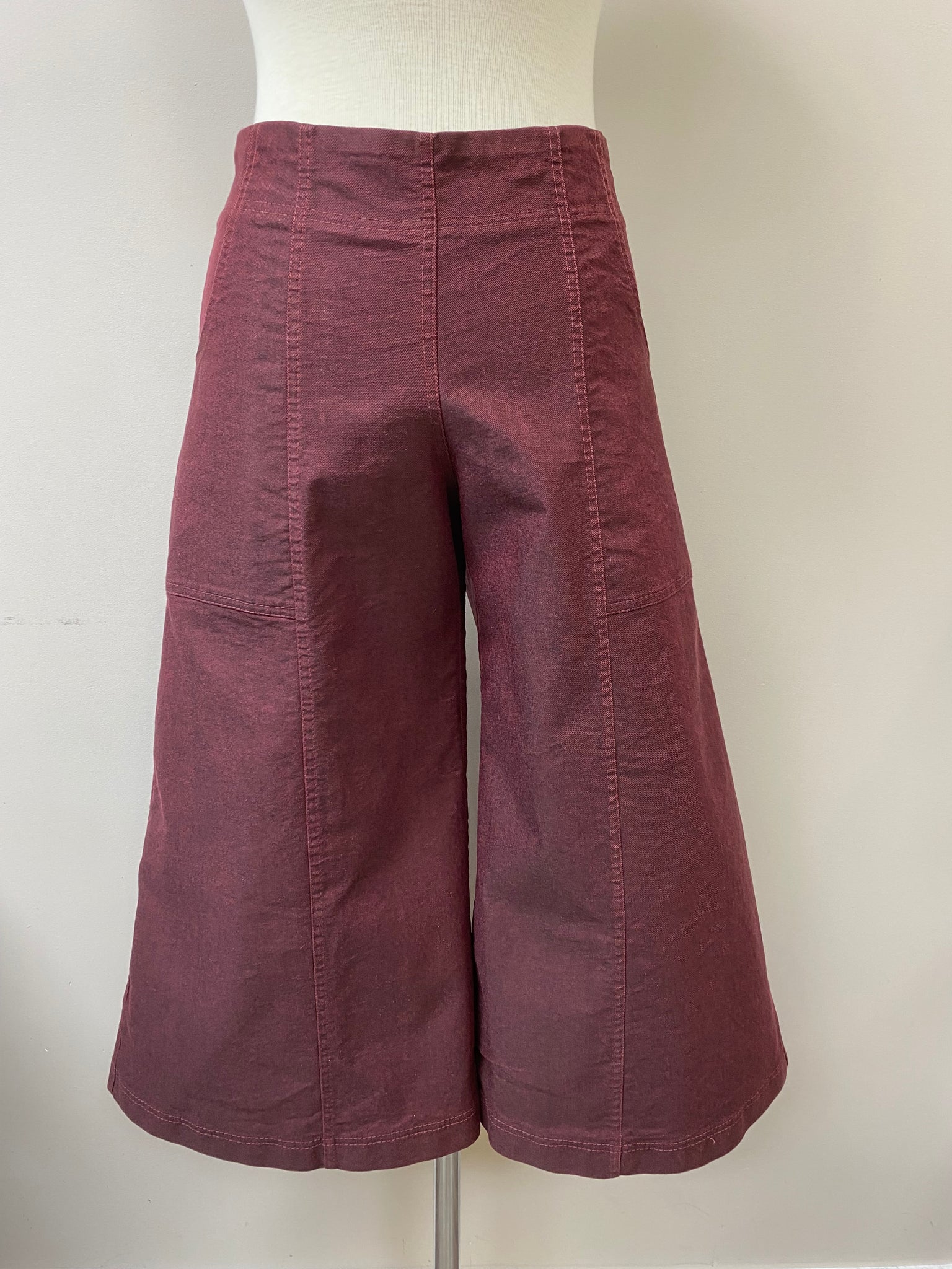 Victoria {CAPRI}  *NEW*